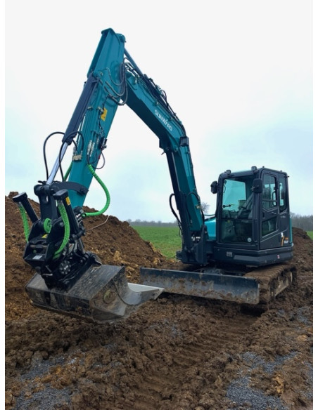 Sunward SWE90UF + contrapoids + attache rapide hyd