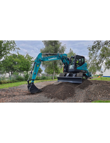 Sunward SWE155UF + contrapoids + attache rapide hyd